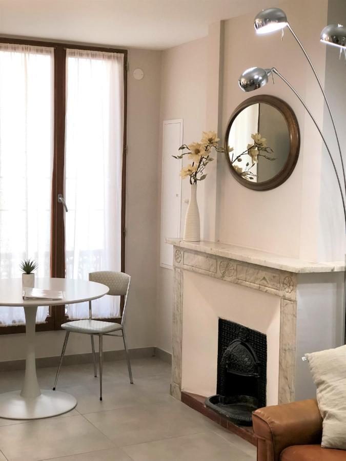 Le Petit Bijou Sete, Quatre Appartements Au Centre Ville, Trois Avec Vue Canal Exterior photo